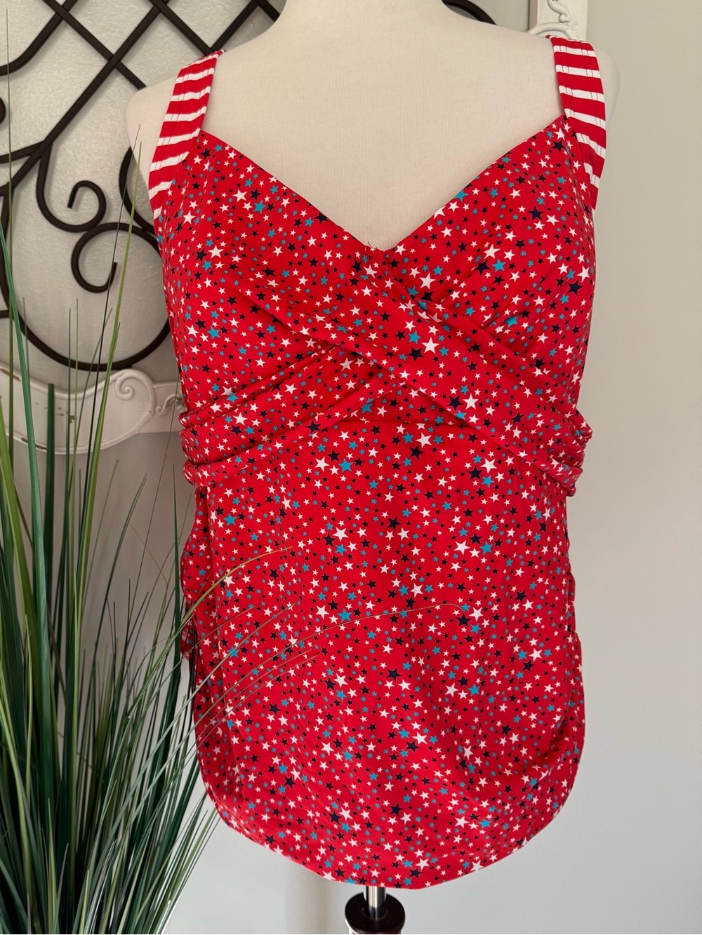 LANDS’ END Size 20W Star Print Tankini Swimsuit Top in Red with Underwire